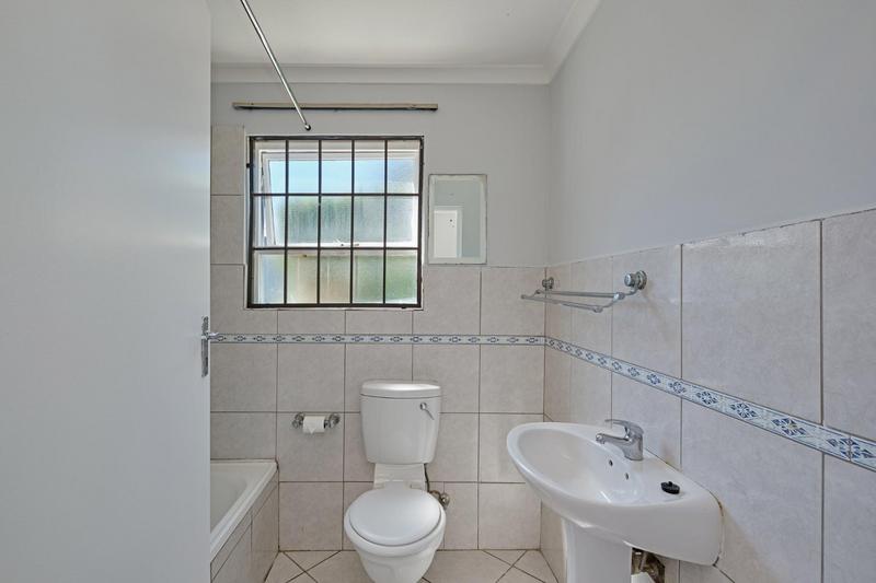 6 Bedroom Property for Sale in Fish Hoek Western Cape